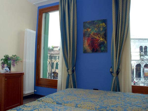 Diamantino Town House : photo 3 de la chambre chambre double ou lits jumeaux avec vue
