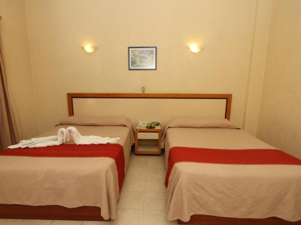 HOTEL FERRI : photo 3 de la chambre chambre lits jumeaux