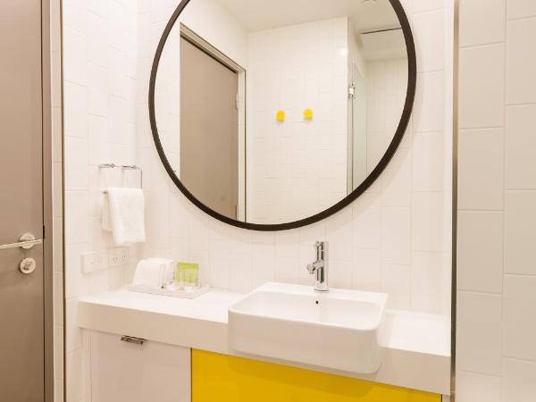 ibis Styles East Perth : photo 5 de la chambre chambre lit king-size de luxe - vue sur rivière