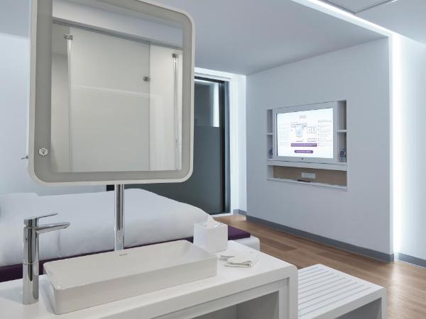 YOTEL Istanbul Airport, City Entrance : photo 3 de la chambre suite junior avec kitchenette