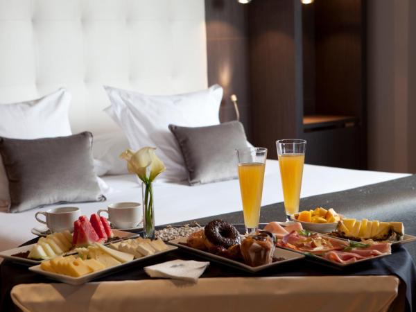 Hotel Maydrit Airport : photo 2 de la chambre suite