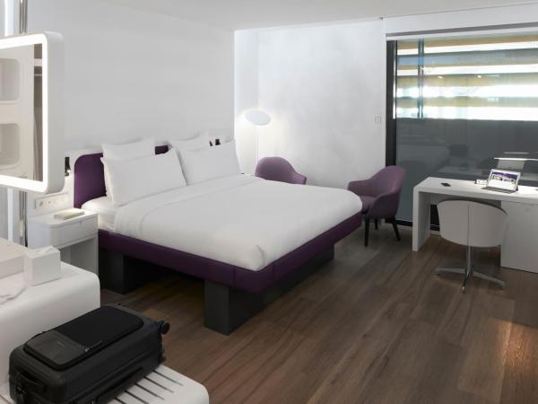 YOTEL Istanbul Airport, City Entrance : photo 2 de la chambre chambre premium plus lit king-size