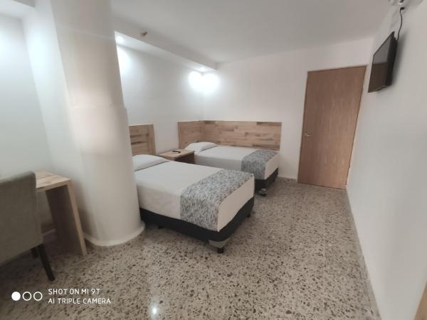 Booking 500 : photo 1 de la chambre chambre lits jumeaux