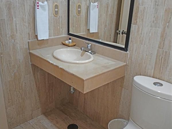 HOTEL FERRI : photo 1 de la chambre chambre lits jumeaux