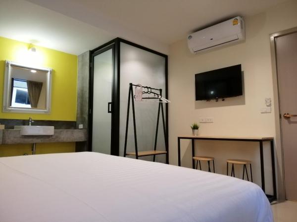 The Marble Hostel : photo 6 de la chambre chambre lit queen-size standard - vue sur ville