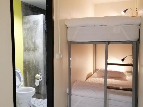 The Marble Hostel : photo 4 de la chambre chambre familiale avec salle de bains privative