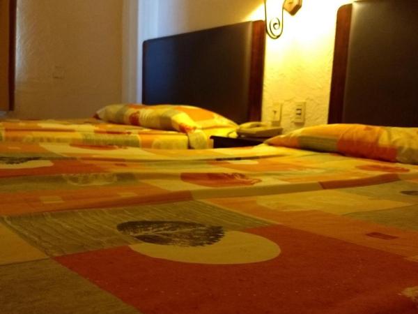 Hotel Acuario de Veracruz : photo 5 de la chambre chambre double avec 2 lits doubles