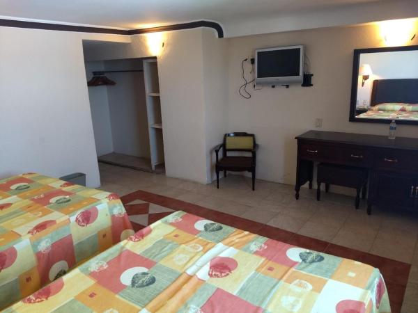 Hotel Acuario de Veracruz : photo 4 de la chambre chambre double avec 2 lits doubles