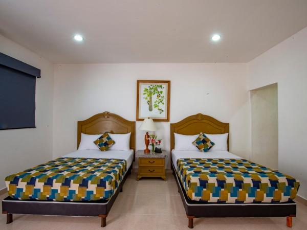 Hotel Embajadores : photo 3 de la chambre chambre double avec 2 lits doubles