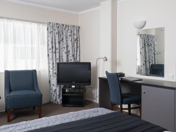 West Plaza Hotel : photo 4 de la chambre chambre lit queen-size