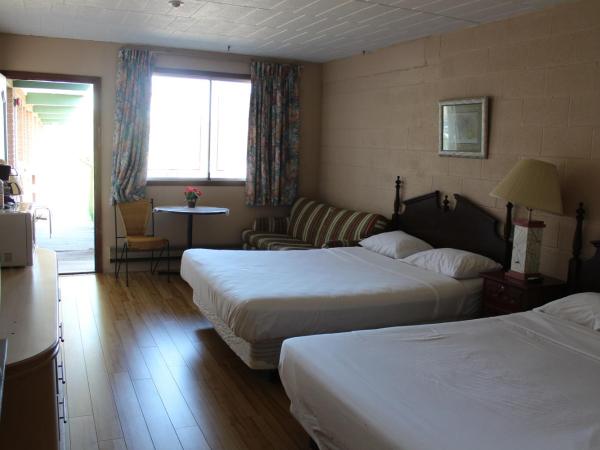Ritz Inn Niagara : photo 3 de la chambre chambre avec 2 lits queen-size