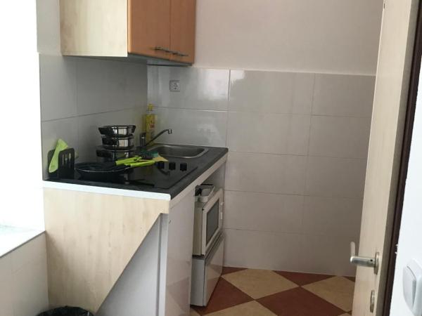 Viktoria : photo 9 de la chambre chambre triple avec salle de bains privative