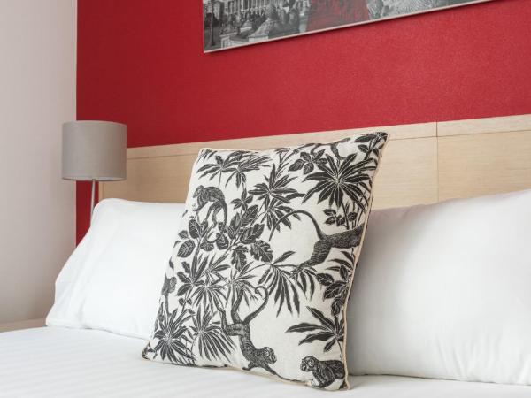 Hotel Le Richemont : photo 3 de la chambre chambre lit queen-size - accessible aux personnes à mobilité réduite