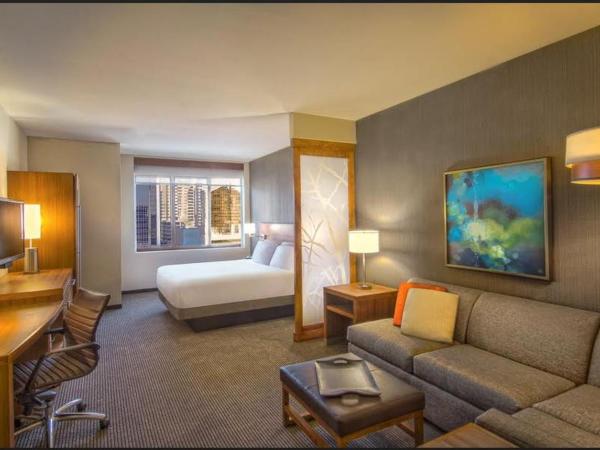 Hyatt Place Charlotte Downtown : photo 7 de la chambre chambre lit king-size avec canapé-lit - Étage supérieur