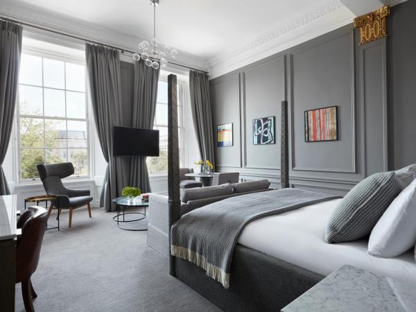 Kimpton Blythswood Square Hotel & Spa, an IHG Hotel : photo 1 de la chambre suite lit king-size - vue sur jardin