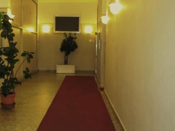 Star Hostel : photo 7 de la chambre chambre triple avec salle de bains commune