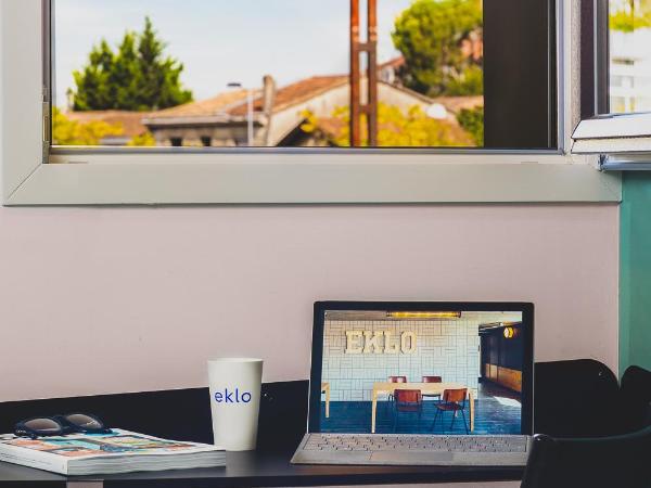 Eklo Bordeaux Centre Bastide : photo 3 de la chambre chambre lits jumeaux sans climatisation
