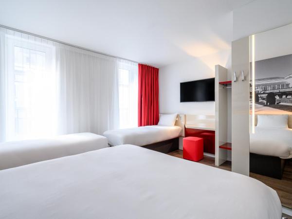 B&B HOTEL Brussels Centre Gare du Midi : photo 4 de la chambre chambre familiale