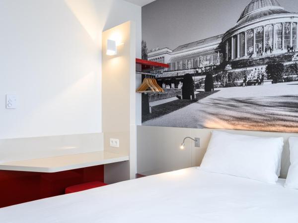B&B HOTEL Brussels Centre Gare du Midi : photo 7 de la chambre chambre double