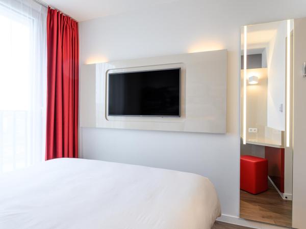 B&B HOTEL Brussels Centre Gare du Midi : photo 6 de la chambre chambre double