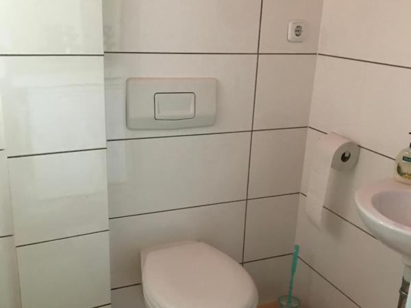 Viktoria : photo 7 de la chambre chambre double avec salle de bains privative