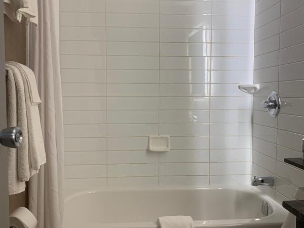 Howard Johnson by Wyndham Winnipeg West : photo 5 de la chambre chambre lit queen-size avec 2 lits queen-size - 2ème Étage/non-fumeurs