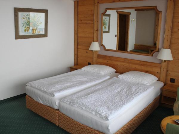 Hotel-Restaurant Le Mont Paisible, Crans-Montana : photo 4 de la chambre chambre double classique