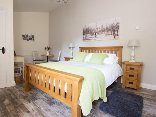 Millbrae Lodges : photo 7 de la chambre chambre double avec salle de bains privative