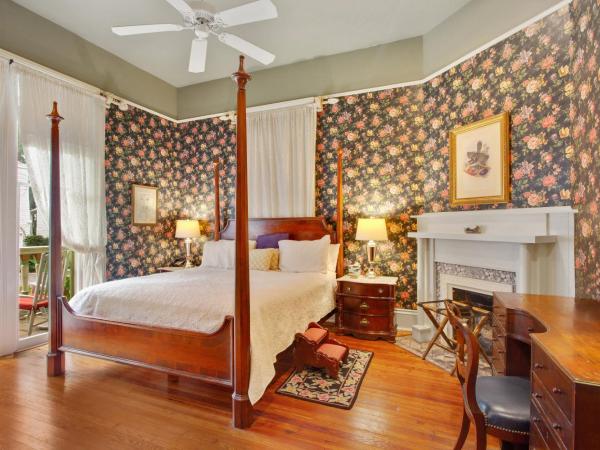 Maison Perrier Bed & Breakfast : photo 1 de la chambre  chambre lit king-size supérieure - premier Étage