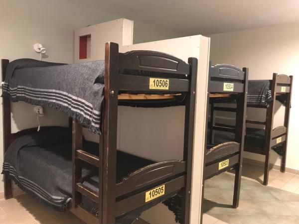 Folk Suites : photo 5 de la chambre lit simple dans dortoir pour femmes