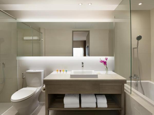 Hyatt Place Bangkok Sukhumvit : photo 5 de la chambre suite lit king-size