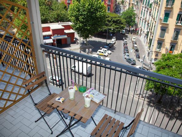 b&b Napoli Capitale : photo 9 de la chambre chambre double avec salle de bains privative