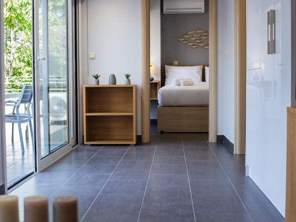 12 Keys Athens Apartments : photo 4 de la chambre appartement senior