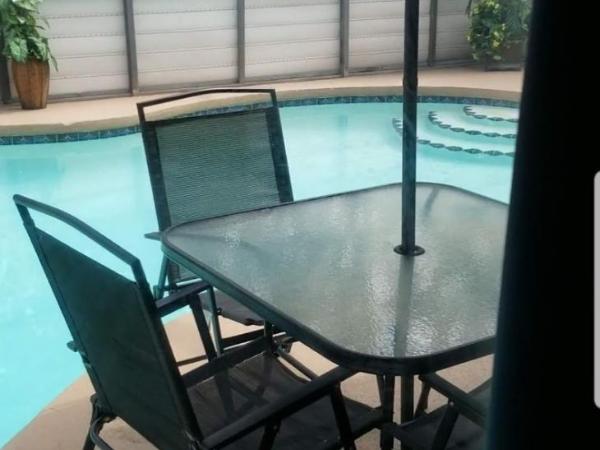 Beach More Worry Less : photo 5 de la chambre chambre quadruple avec salle de bains privative