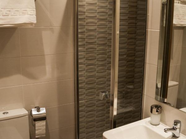 Hostal Mónaco : photo 4 de la chambre chambre simple avec salle de bains privative