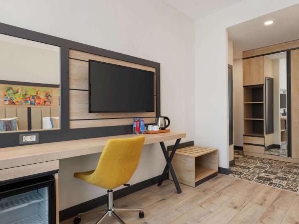 Ramada Encore By Wyndham Istanbul Basin Express : photo 2 de la chambre chambre lits jumeaux - non-fumeurs