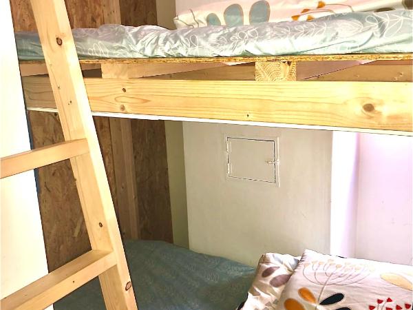 Cloud Sharing Hotel Hakata 1 : photo 1 de la chambre petite chambre lits jumeaux