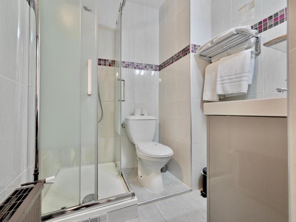 Hôtel La Rotonde : photo 5 de la chambre chambre triple confort