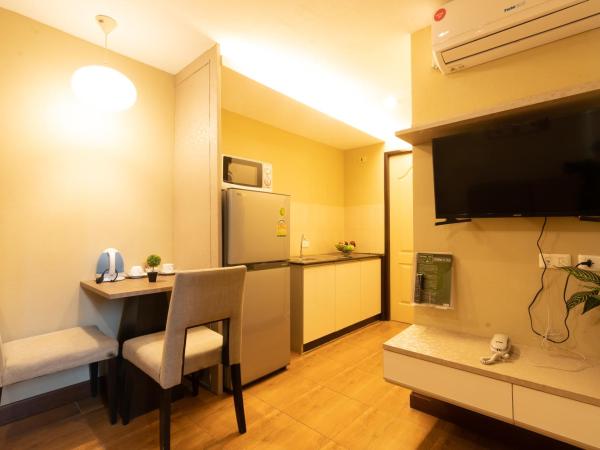 Greenview Ekkamai10 Suite : photo 2 de la chambre appartement avec balcon