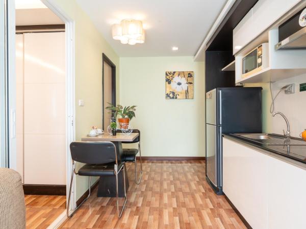 Greenview Ekkamai10 Suite : photo 4 de la chambre appartement avec balcon