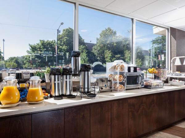 Carlton Inn Midway : photo 6 de la chambre chambre lit king-size
