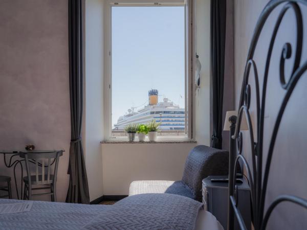 B&B Caterina : photo 5 de la chambre chambre double avec salle de bains privative