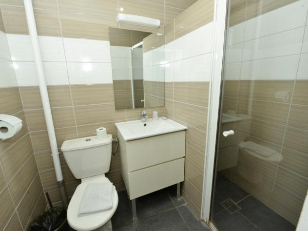 Hotel De La Poste : photo 9 de la chambre chambre double standard