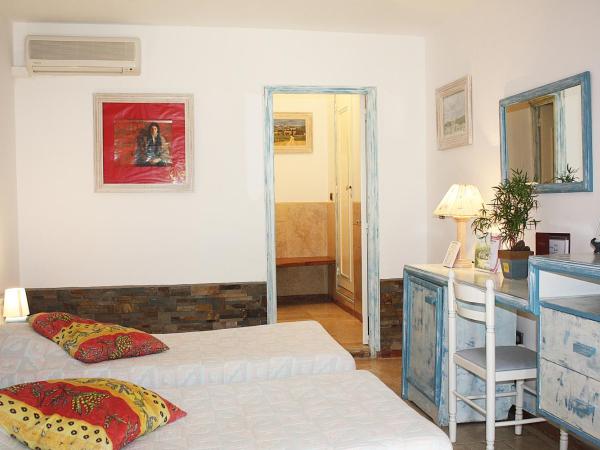 Athénopolis : photo 5 de la chambre chambre lits jumeaux avec terrasse