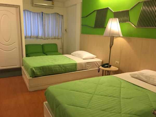 Highway Hotel : photo 4 de la chambre chambre lits jumeaux chic de luxe