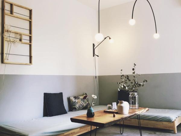 HOME++ Xi'an : photo 2 de la chambre balcony suits with city view- shiny moon