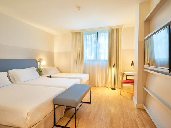 Eurostars Málaga : photo 1 de la chambre chambre triple