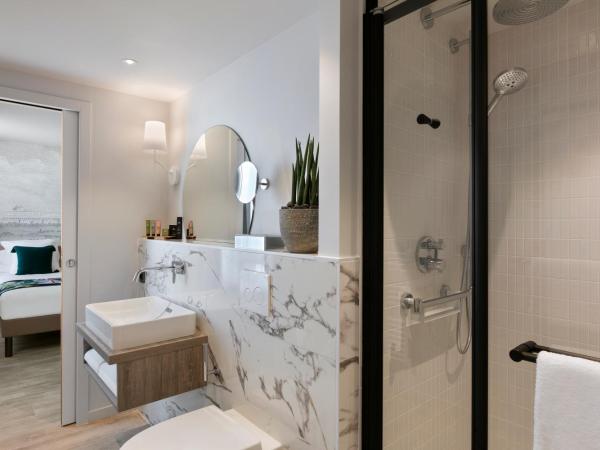 Citadines Confluent Nantes : photo 3 de la chambre studio deluxe avec douche