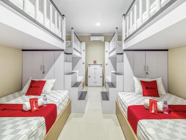 RedDoorz near Jogja National Museum : photo 3 de la chambre lit simple dans dortoir pour hommes