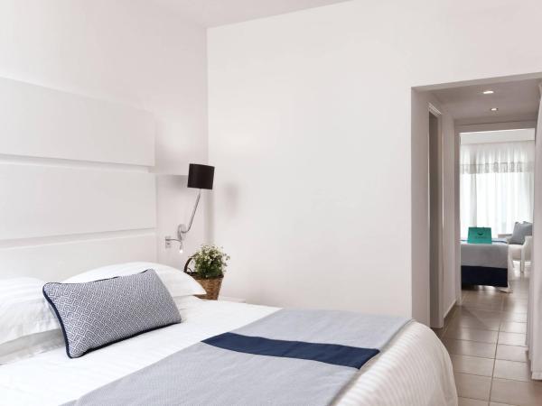 Aressana Spa Hotel & Suites - Small Luxury Hotels of the World : photo 6 de la chambre suite junior avec piscine commune